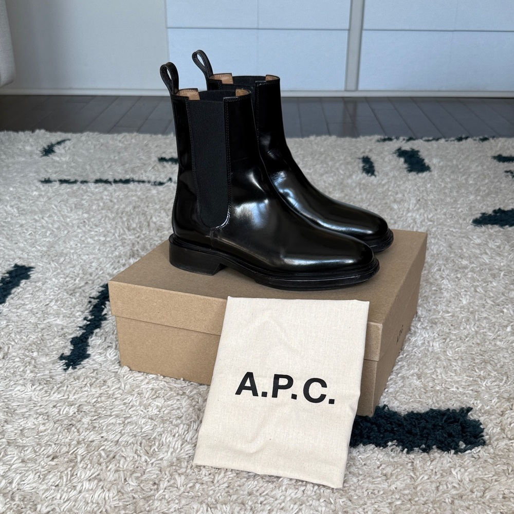 A.P.C. Black Leather Chelsea Boots
